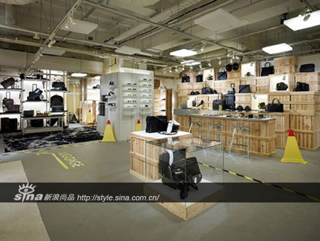 LV首家地下概念店在日本池袋开幕(组图)_新浪尚品_新浪网